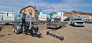 Ручний кран для підіймання човна, катера на причал (пристань)