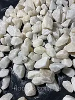 Мраморная крошка белая, фракция 2-4 см (фасовка 25 кг)