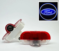 Светодиодная штатная подсветка на двери автомобиля с логотипом Ford