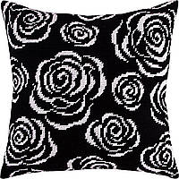 Набір для вишивання декоративної подушки Чарівниця Троянди вночі 40×40 см V-117 UL, код: 7243071