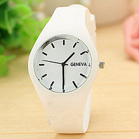 Жіночий і дитячий наручний годинник із якісним силіконовим ремінцем, білий колір