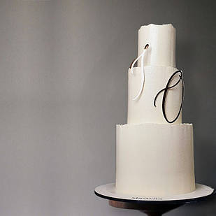 Елегантний весільний торт з ініціалами в Києві