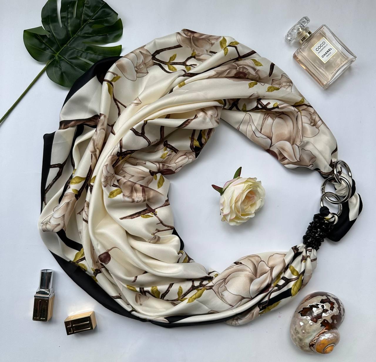 Дизайнерська хустка "Біла магнолія" від бренда My Scarf, натуральні камені агат