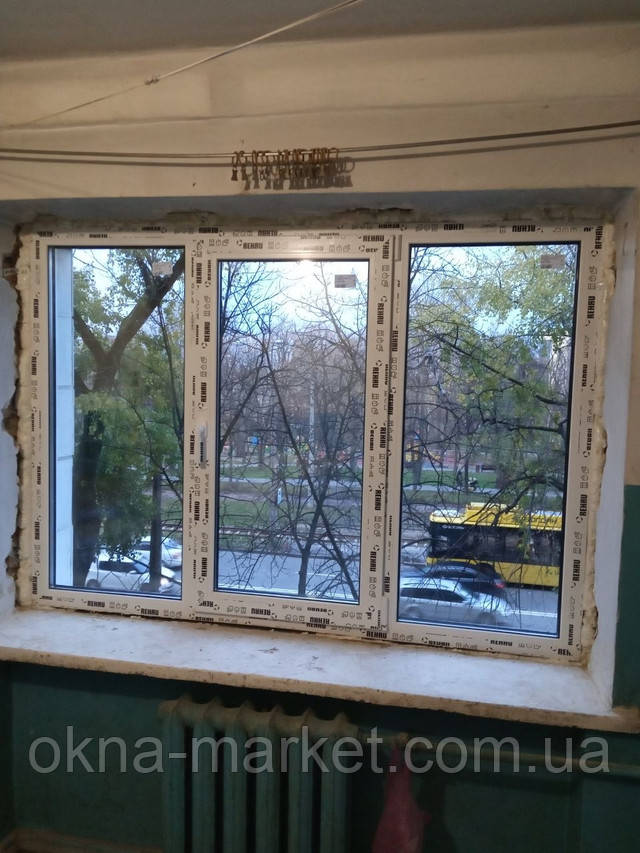 Пластикові трьохстулкові вікна Rehau 70 у Києві фото роботи Вікна Маркет