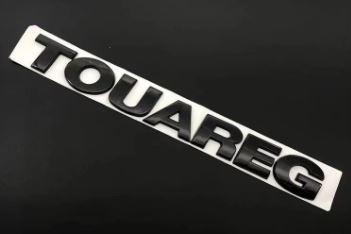 Шильдик емблема напис на багажник Volkswagen Touareg колір чорний глянець