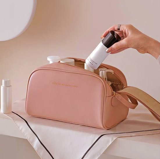 Косметичка з написом "Rose of no man's land" містка мінімалістична, Пудровий