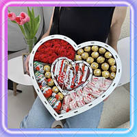 Солодкий подарунок для дівчини на 8 березня, Подарунковий бокс у формі серця зі солодощами та трояндами для жінок