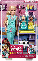 Оригінал Кукла Барбі педіатр лікар з малюками Barbie Baby Doctor