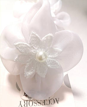 Бантик білий з перлиною і на резинці