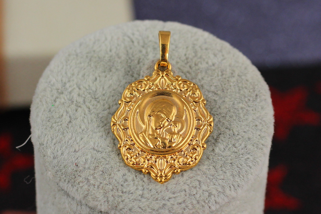 Ладанка Xuping Jewelry круглий багатогранник Матір Божа з немовлям 2,9 см золотиста