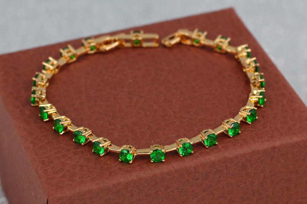 Браслет медичне золото Xuping Jewelry із зеленими каменями 17 см  4 мм золотистий
