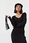 Силуетне плаття в рубчик із розрізом спереду — чорний колір, L (є розміри), фото 3
