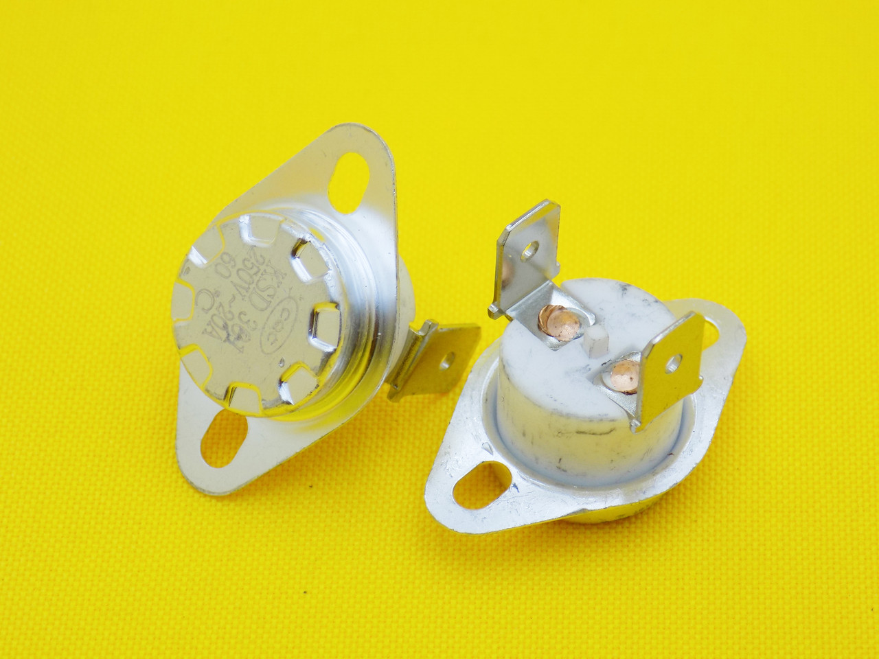 SFE KSD 301 норм.закр. 110°С 20А