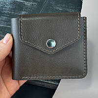Кожаное портмоне на кнопке с отделением для монет коричневого цвета