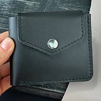 Шкіряне компактне портмоне на кнопці з відділенням для монет в чорному кольорі