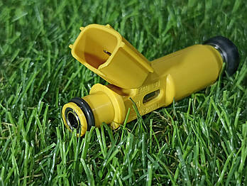 Форсунка Toyota RAV4 Avensis Camry 2001-2003 2.0L L4 23250-28050 23209-28050