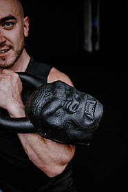 Дизайнерська спортивна гиря Gorilla 24 kg Чорна на подарунок спортсмену