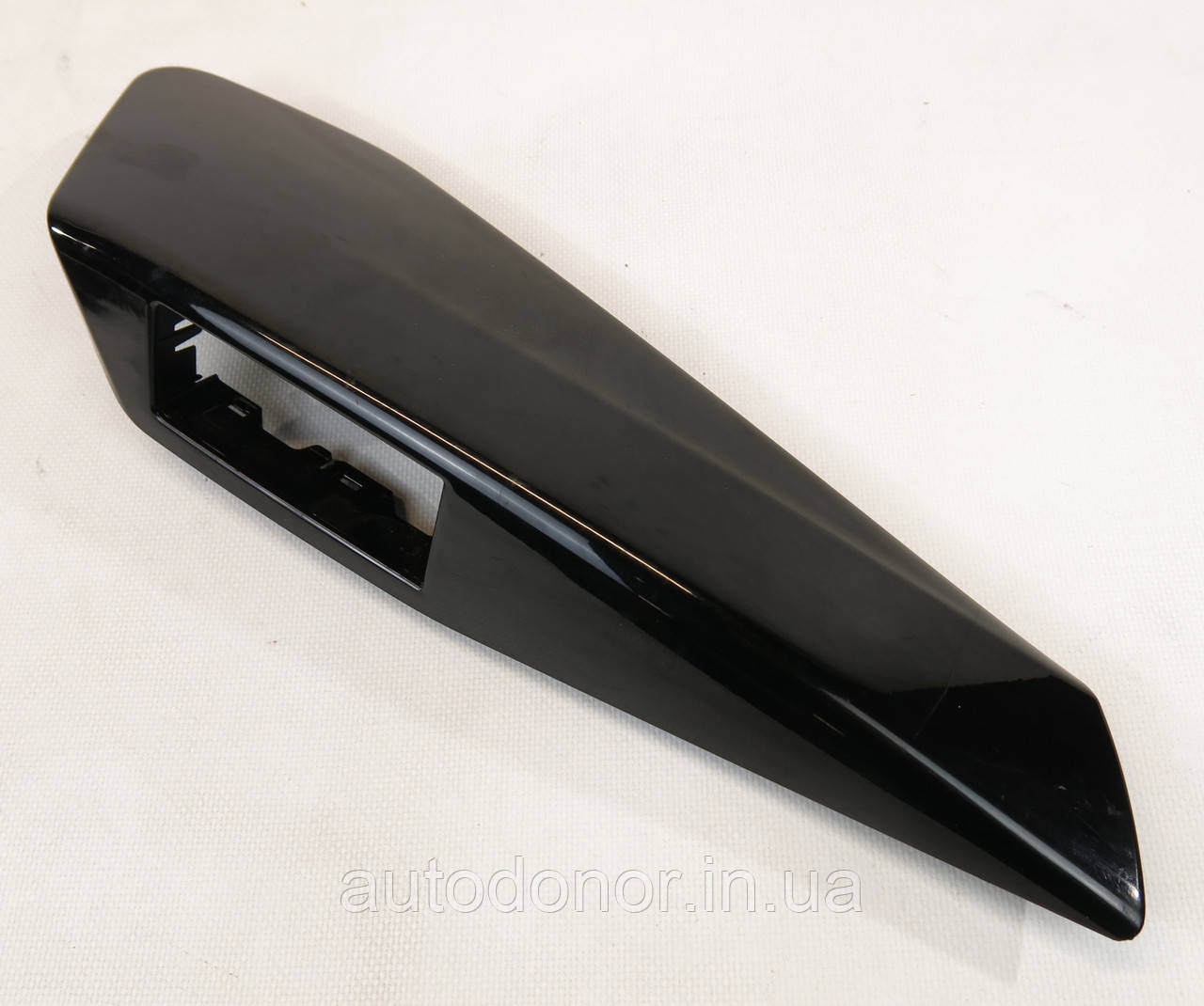 Накладка кнопок двері передньої лівої VW ID4 (20-) 11K-867-197-041