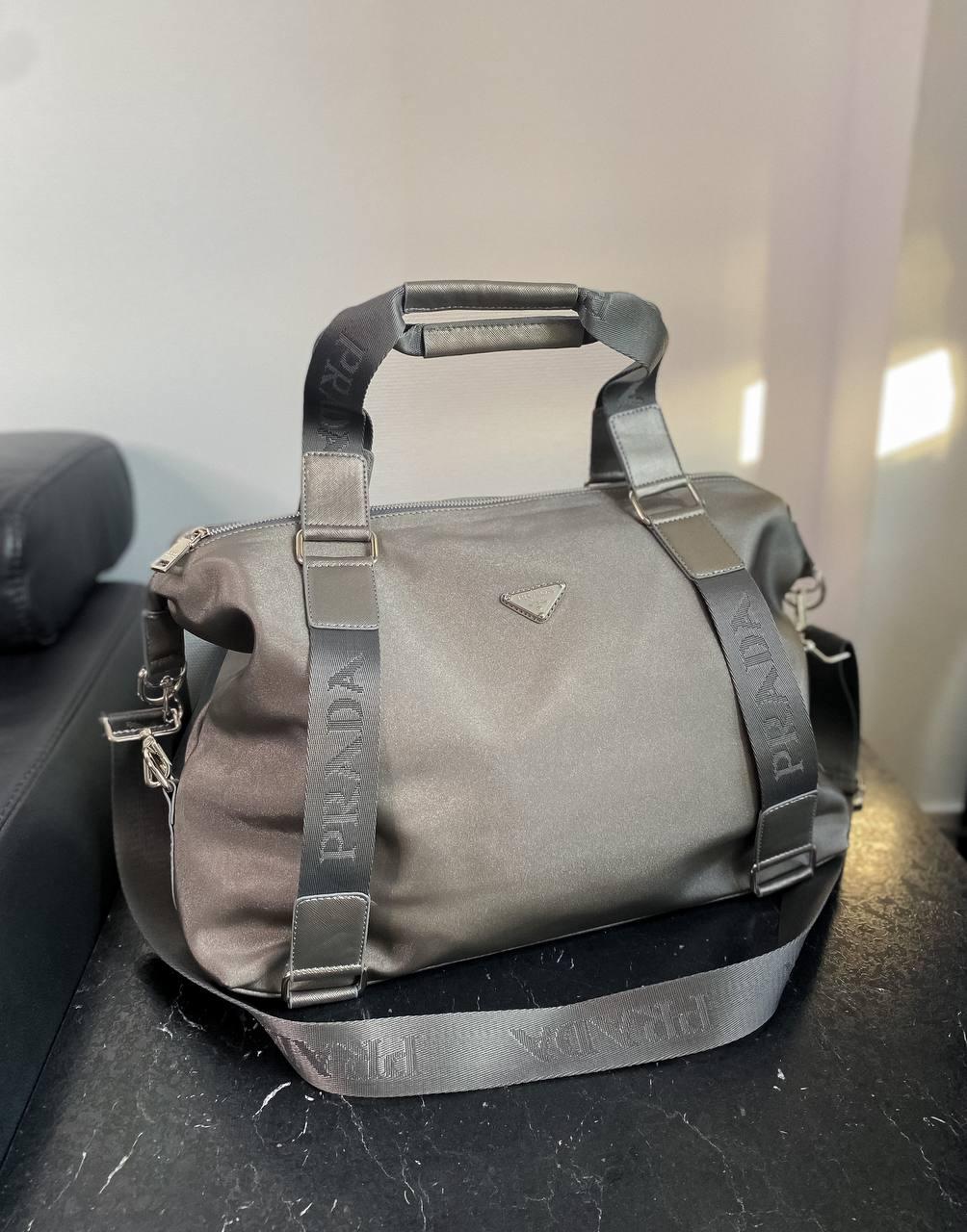 Жіноча сумка Прада сіра Prada Gray