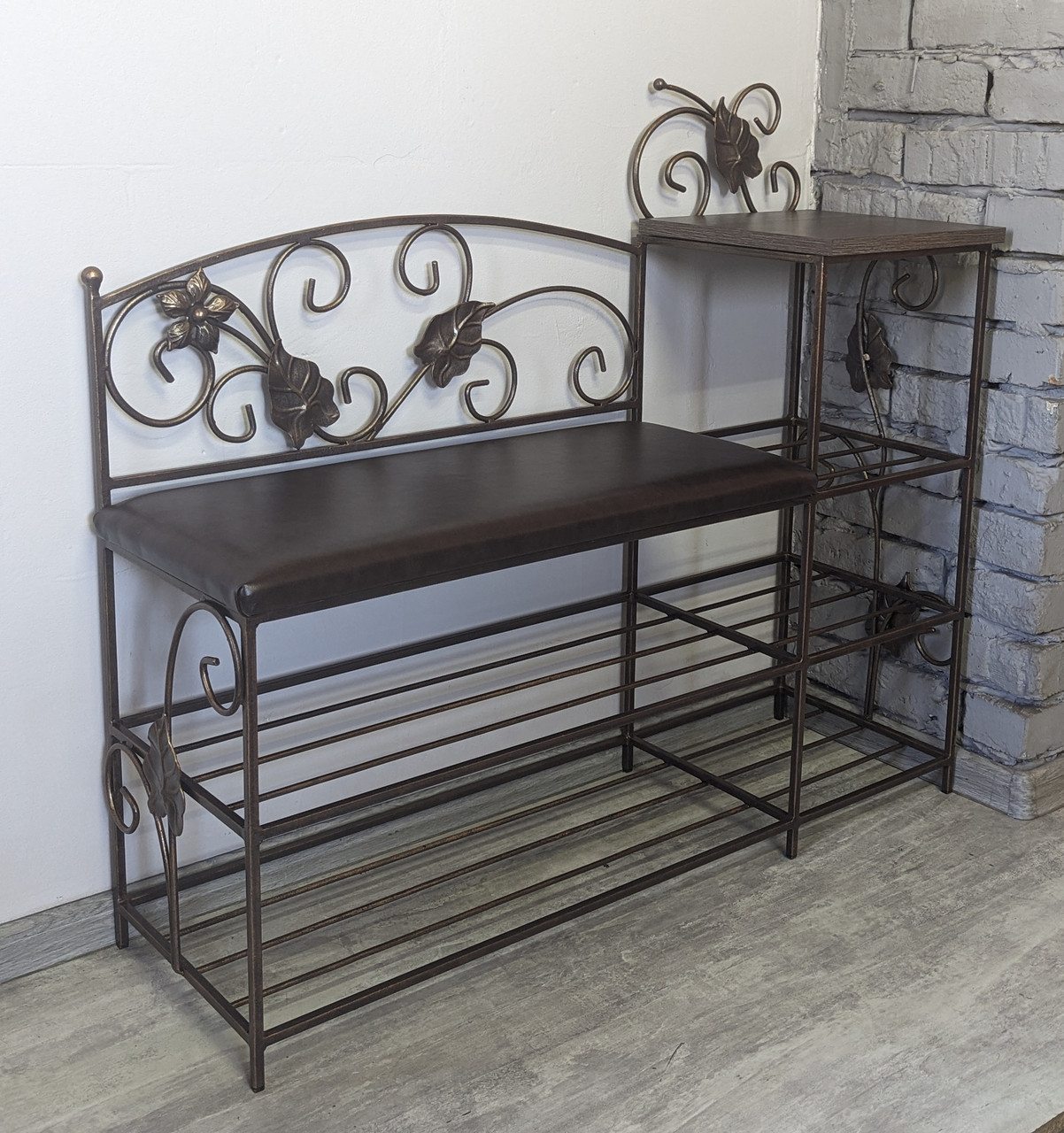 Банкетка кована, поличка з мягким сидінням Лотос 100см з етажеркою ...