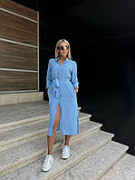 Голубое женское свободное лёгкое платье-миди из жатки на пуговицах во всей длине и боковыми карманами 46/48