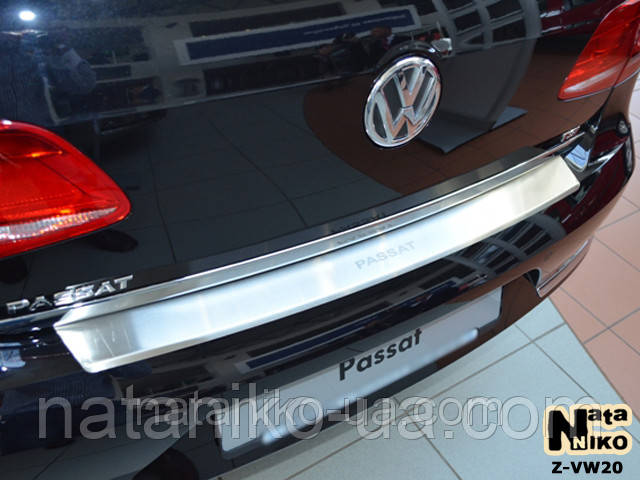 Накладка на задний бампер с загибом VW Passat B7 4D *2010-2014