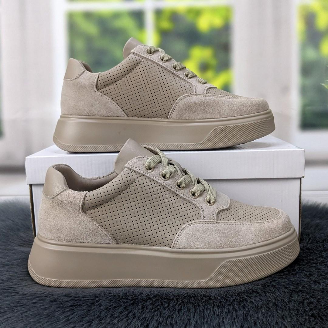 Кросівки жіночі бежеві шкіряні з перфорацією HENGJI 4453