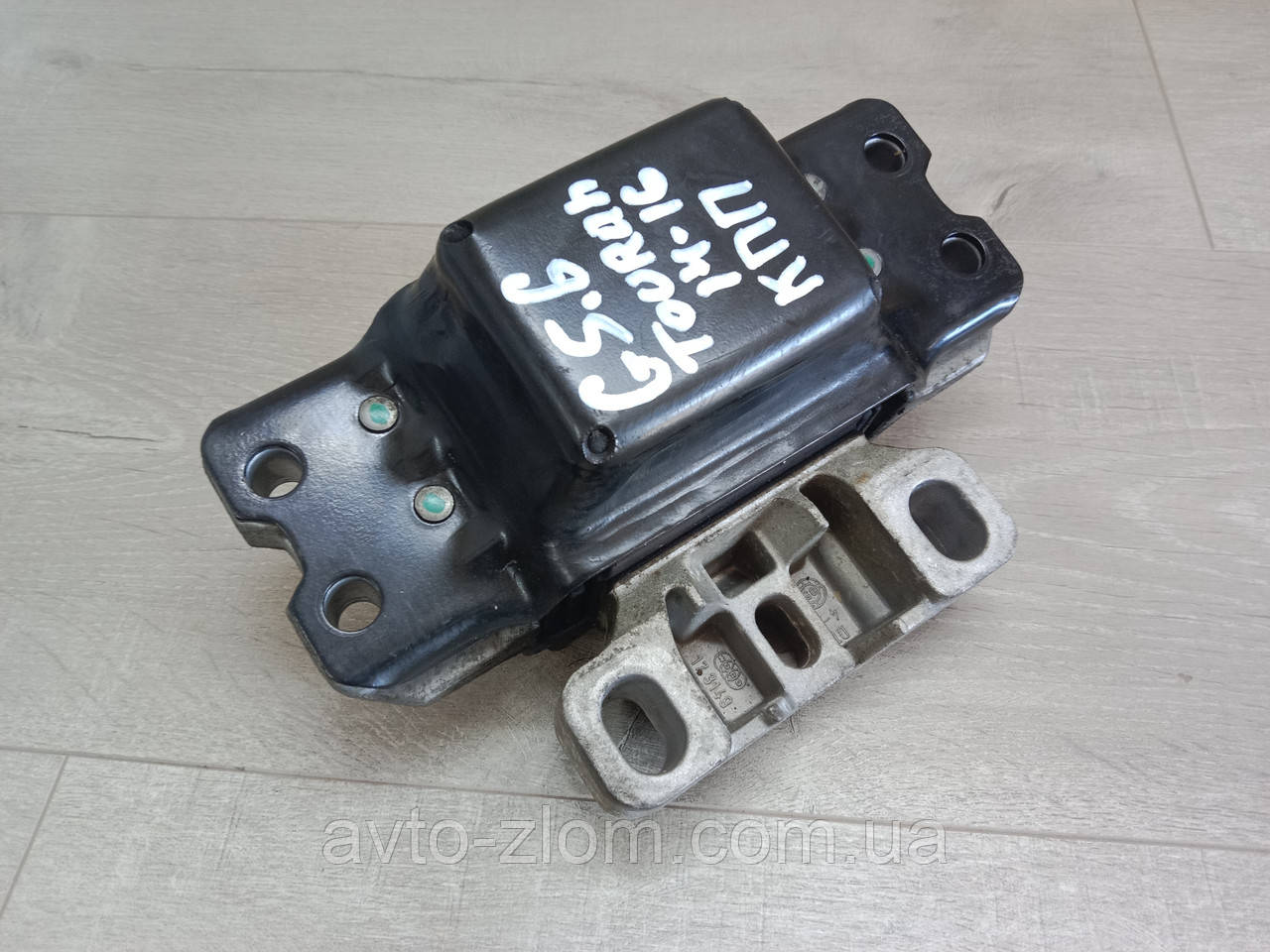 Подушка двигуна Volkswagen Golf 5, 6, Caddy, Touran 1.4 – 1.6. Ліва. 1K0199555L., фото 1
