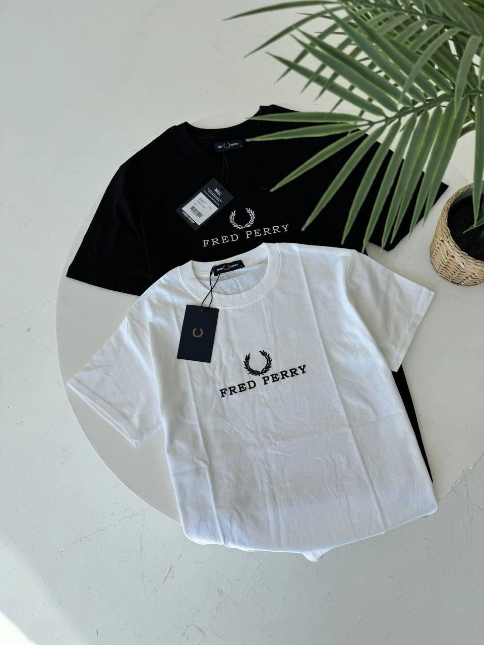 Чоловіча футболка Fred Perry біла на літо логотип вишивка Фред Перрі