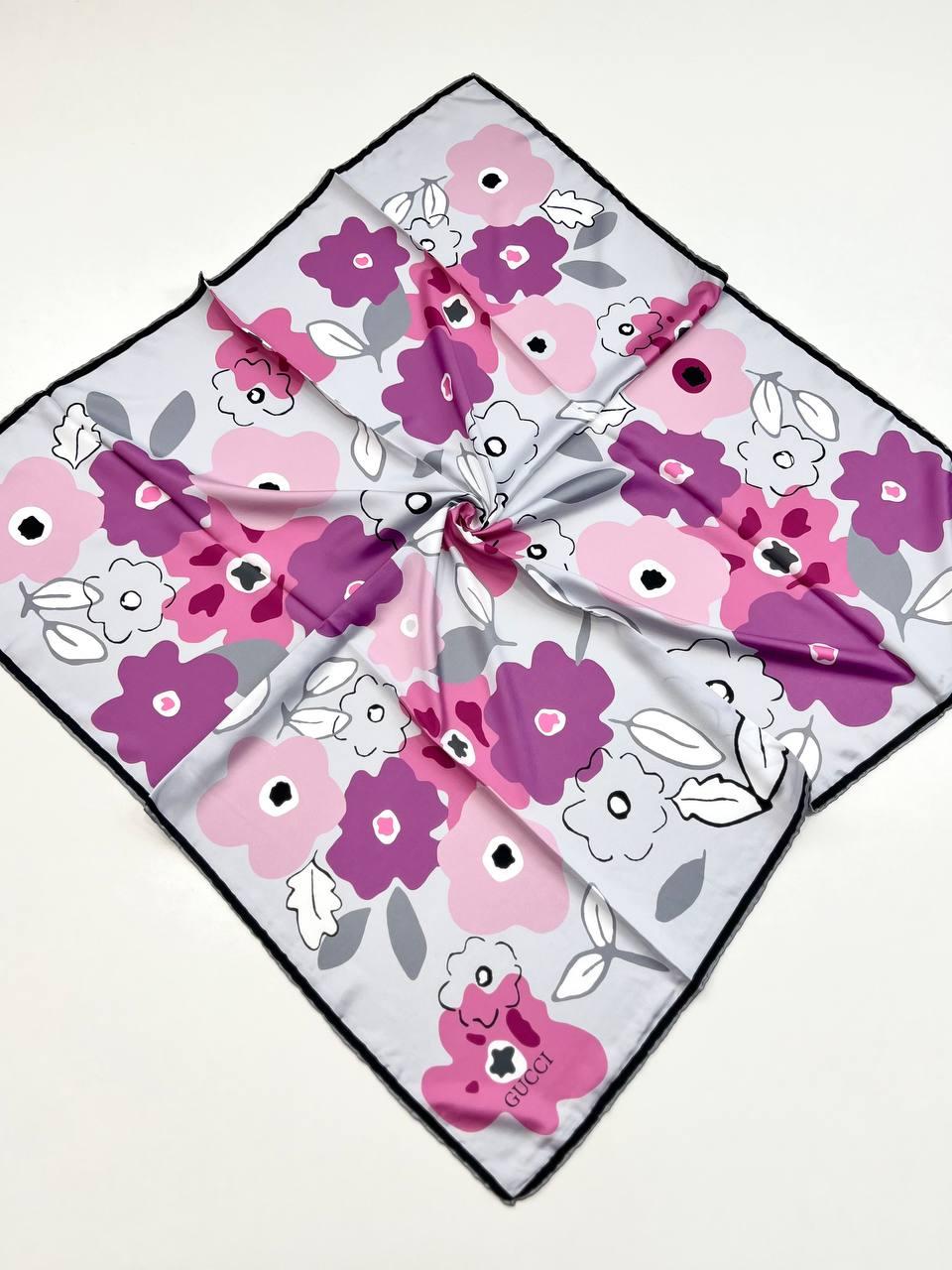 Шовкова брендова хустка Gucci квіти 90*90 см ручна обробка краю