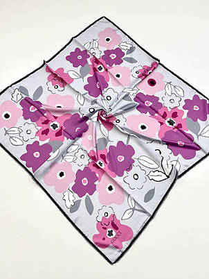 Шовкова брендова хустка Gucci квіти 90*90 см ручна обробка краю, фото 1