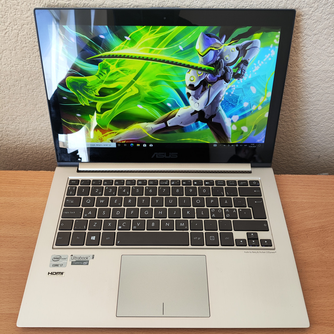 Ультрабук Asus UX31A 13.3" FHD/IPS  i7-3517U /4 Gb DDR3/120 Gb SSD/Intel HD Graphics 4000