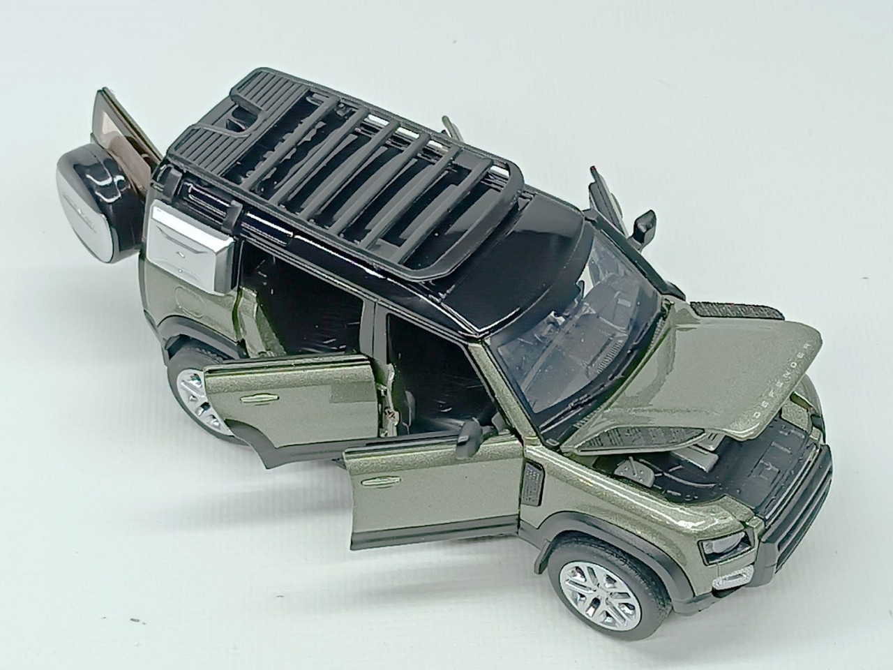 Машинка Автопром Land Rover Defender 1:32 зелена 68416-3