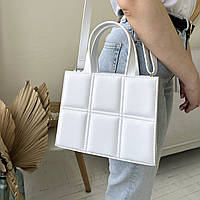 Женская стильная, базовая сумочка белого цвета из эко-кожи