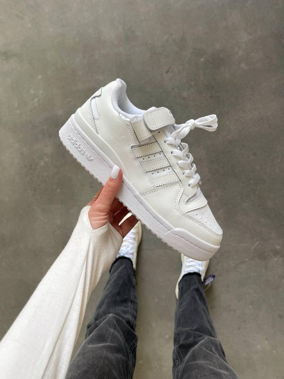 Чоловічі кросівки Adidas Forum Low White (білі) стильні повсякденні кроси А00107 Адідас vkross
