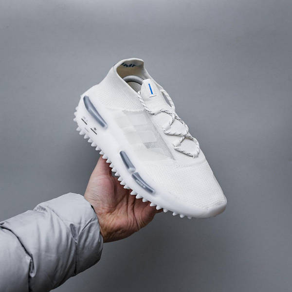 Adidas boost nmd laceless sales