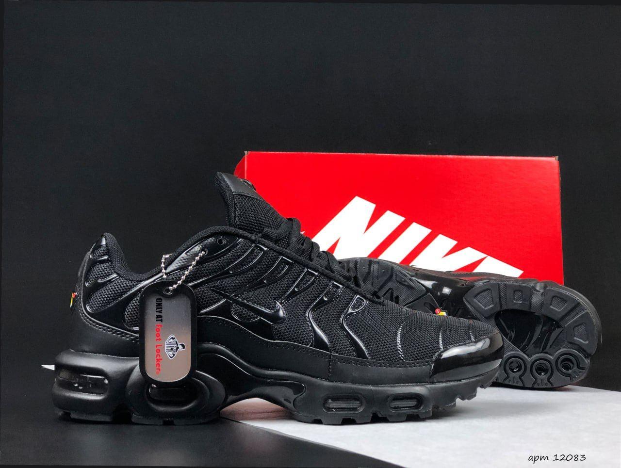 Чоловічі кросівки Nike Air Max Plus TN (чорні) модні повсякденні кроси 12083 Найк vkross
