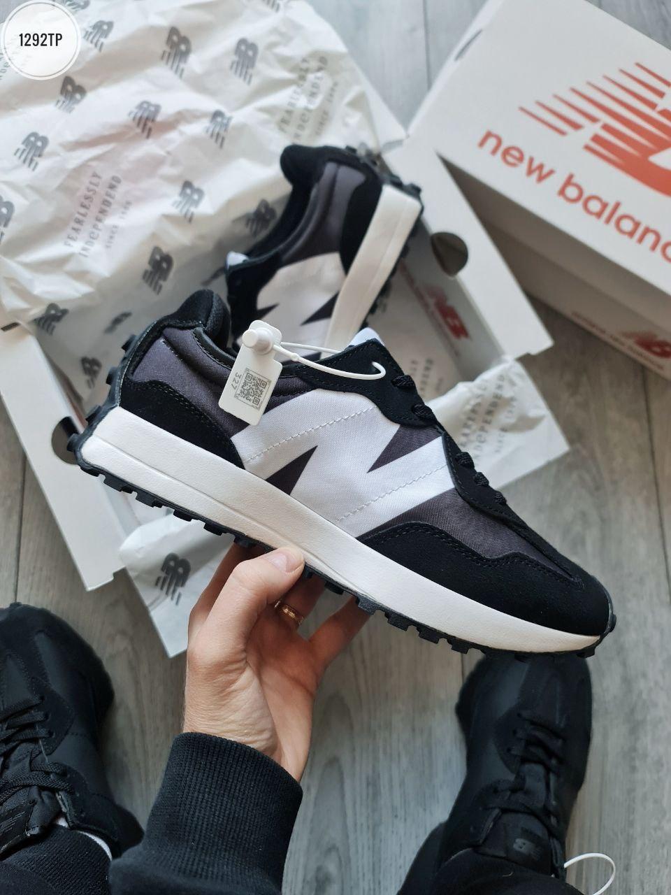 Чоловічі кросівки NEW BALANCE 327 Black/White (чорно-білі) демісезонні спортивні стильні кроси 1292TP НБ vkross