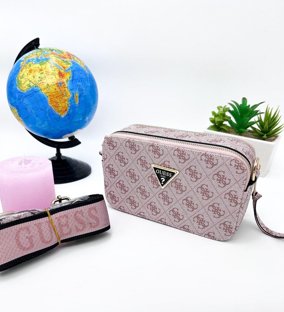 Жіноча сумка Guess LOGO Pink (пудрова з монограмою) маленька сумочка на довгому ремені для дівчини S112 vkross, фото 1