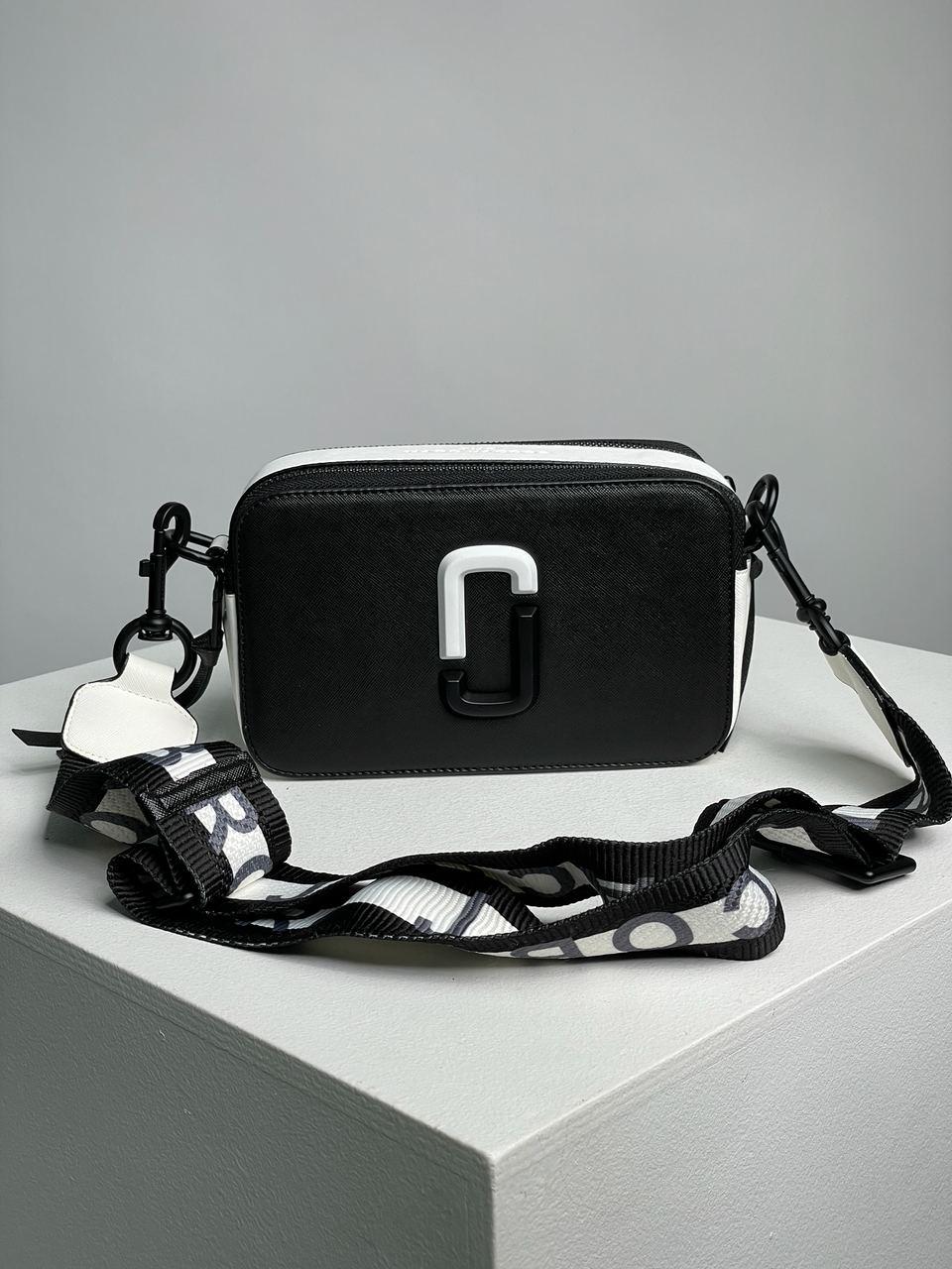 Жіноча сумка Marc Jacobs The Snapshot Black Ying Yang (чорна з білим) стильна сумочка для дівчини KIS02075 vkross