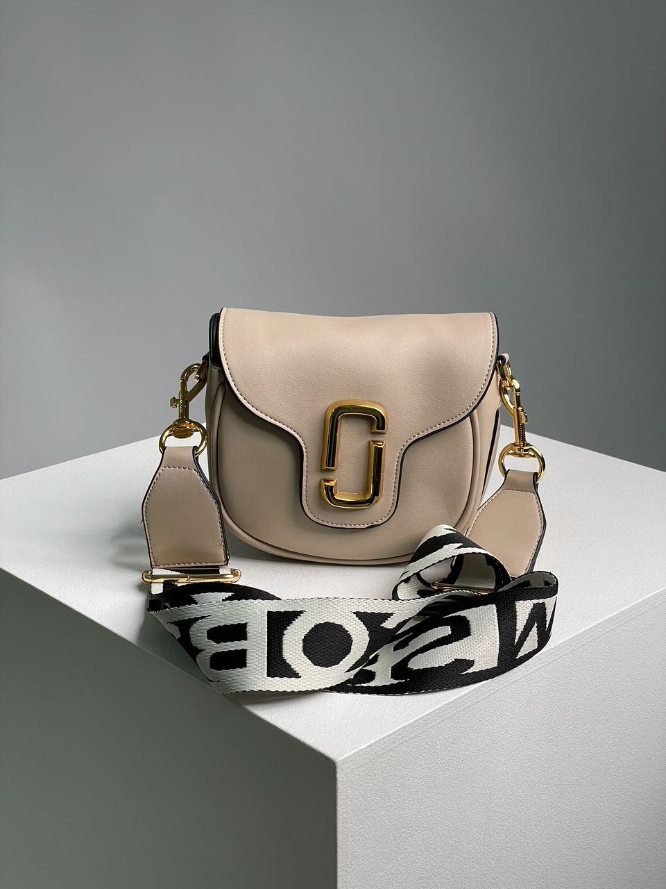 Жіноча сумка Marc Jacobs Small Saddle Bag Beige (бежева) маленька молодіжна стильна сумочка KIS02187 vkross