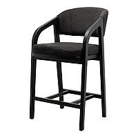 Чорне напівбарне крісло з підлокітниками на ніжках із м'якими сидінням і спинкою Otis
