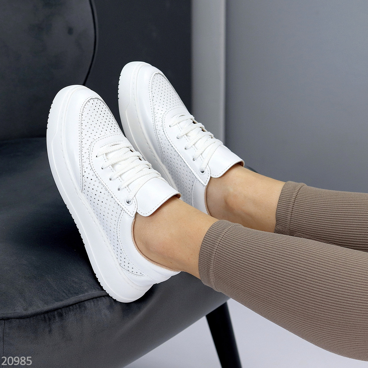 Базові білі кеди натуральна шкіра з перфорацією виробництво Україна взуття жіноче