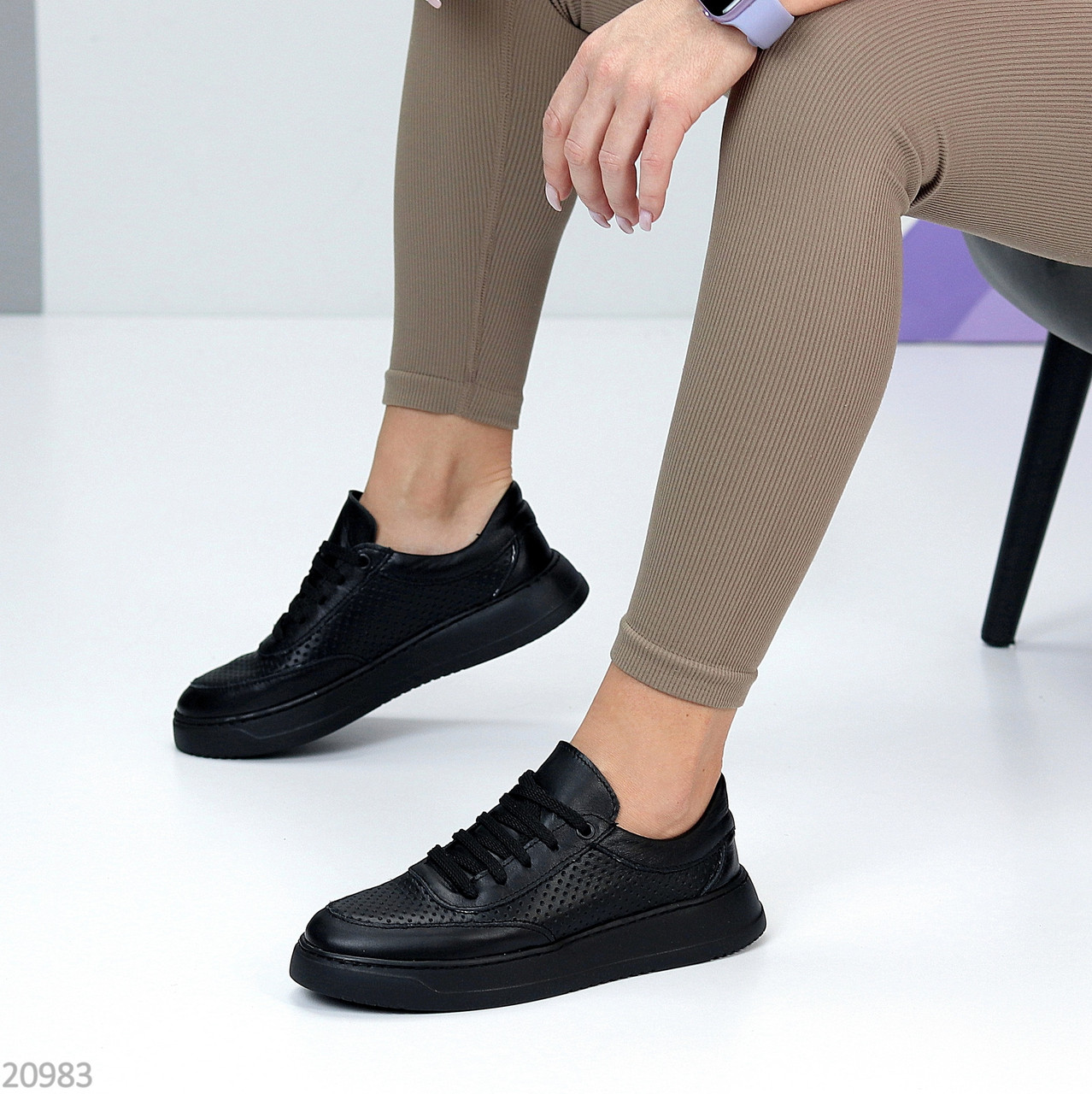 Базові чорні кеди натуральна шкіра з перфорацією виробництво Україна взуття жіноче