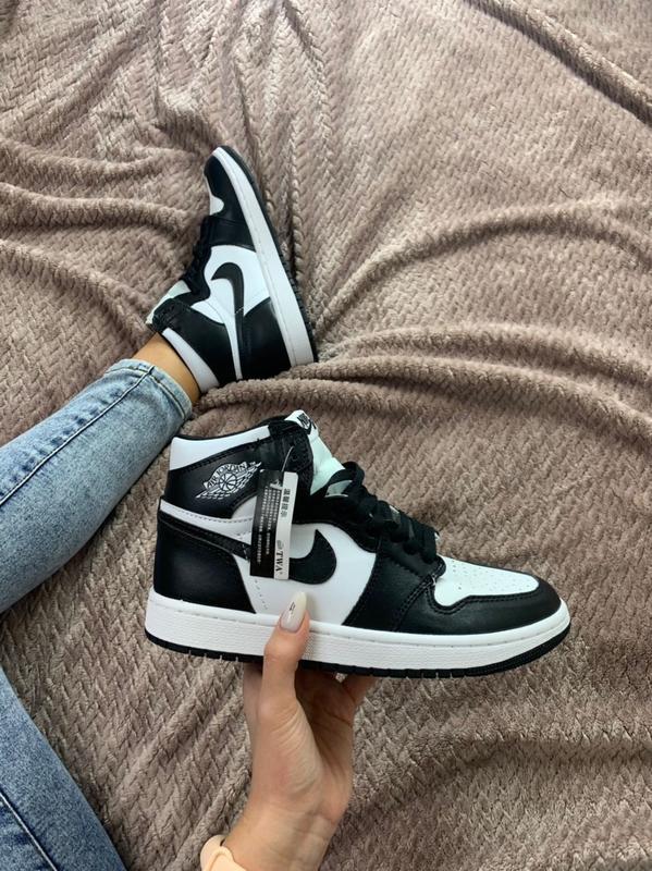 Женские кроссовки Nike Air Jordan 1 Retro High, кожа, черно-белый, Вьетнам Найк Еір Джордан 1 Ретро Хай - фото 2 - id-p2179211322