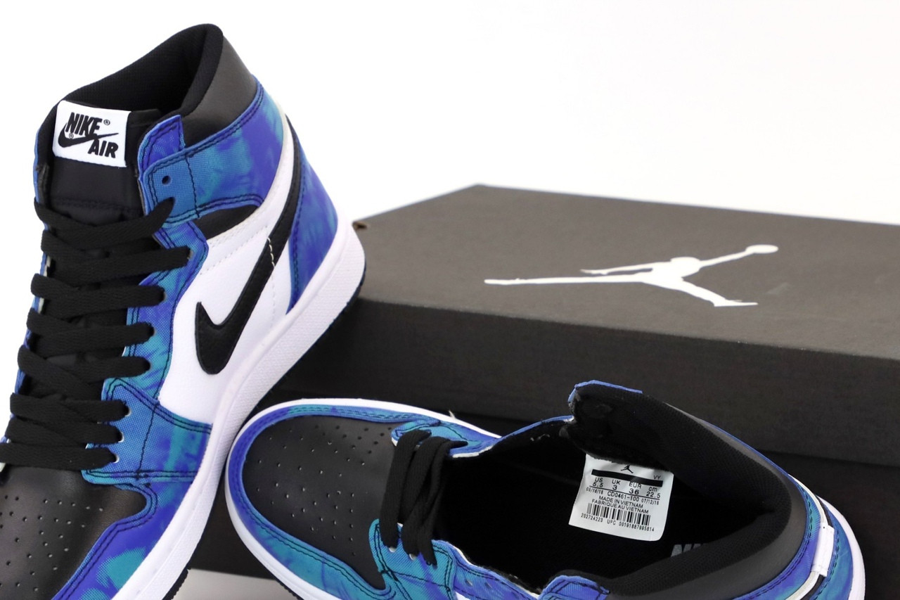 Женские кроссовки Nike Air Jordan 1 Retro High, Найк Еір Джордан 1 ретро хай чорні з синім з фіолетовим - фото 6 - id-p2179211340