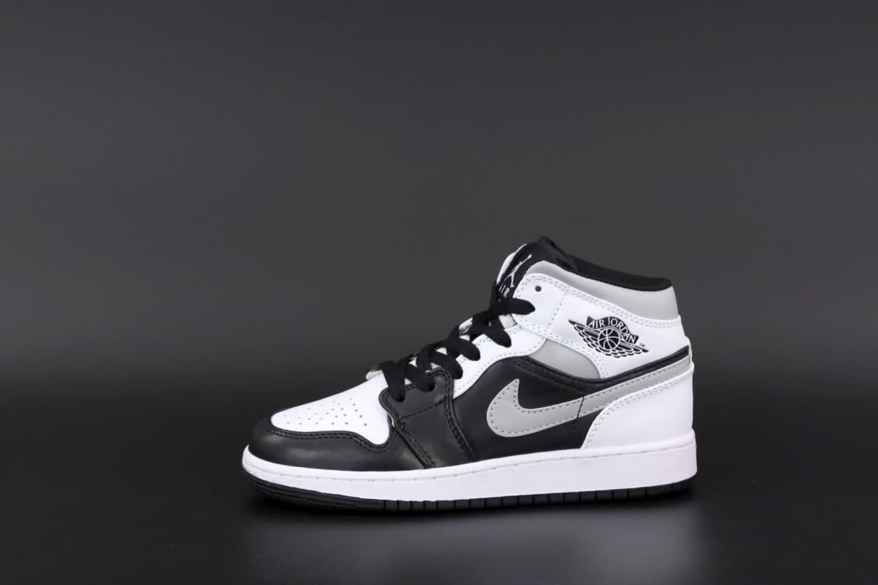 Женские кроссовки Nike Air Jordan 1 Retro High, Найк Эир Джордан 1 Ретро Хай черные с серым с белым - фото 3 - id-p2179229980