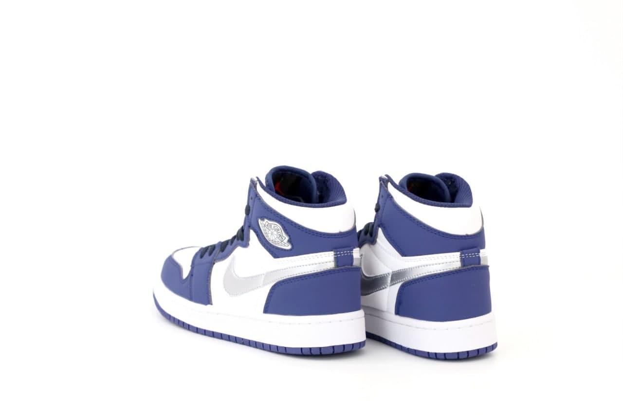 Женские кроссовки Nike Air Jordan 1 Retro High, Найк Эир Джордан Ретро Хай белые с фиолетовым - фото 5 - id-p2179229983