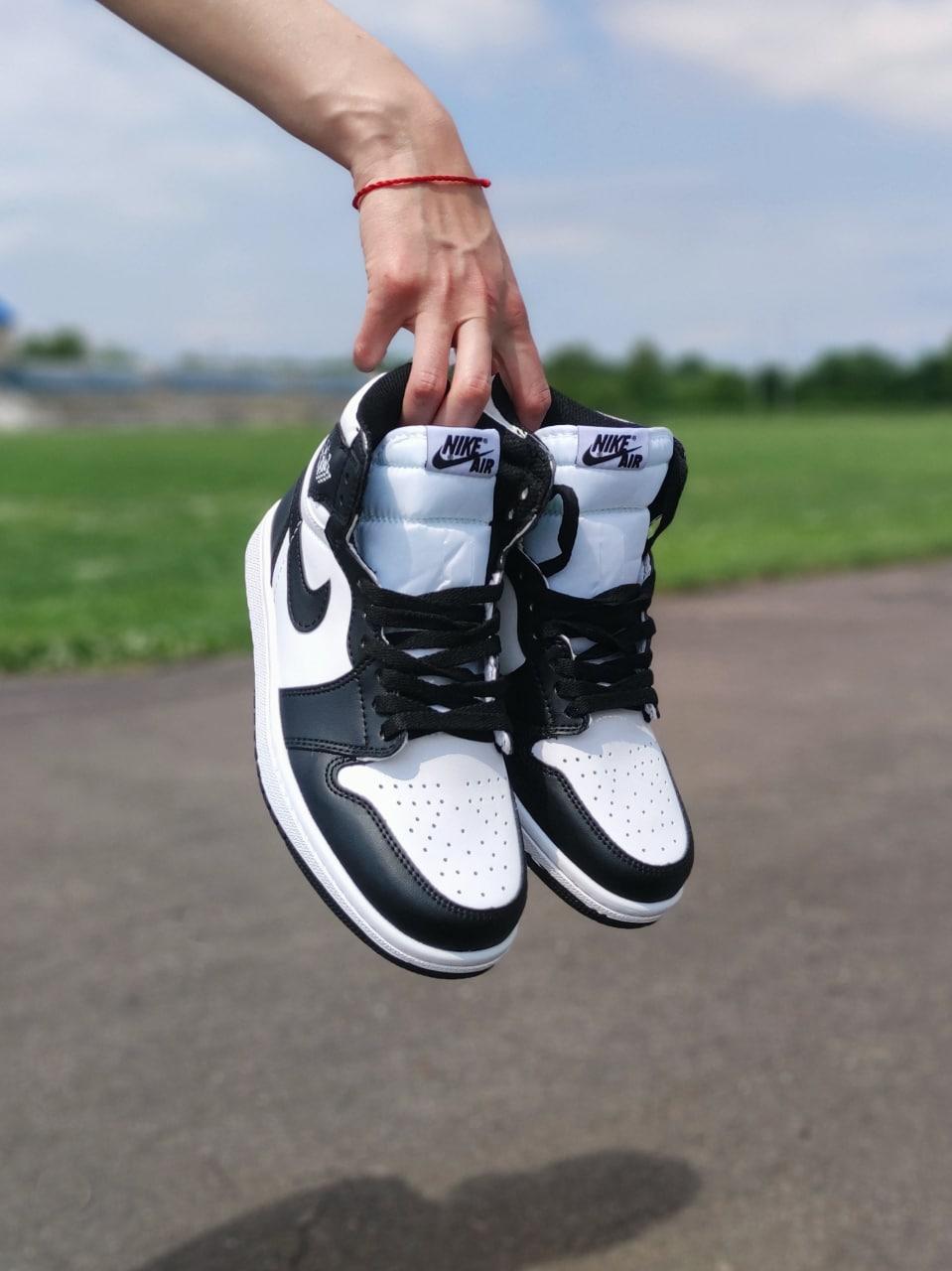 Женские кроссовки Nike Air Jordan 1 Retro High, кожа, черно-белый, Китай Найк Еір Джордан 1 Ретро Хай чорно-бі - фото 3 - id-p2179230186