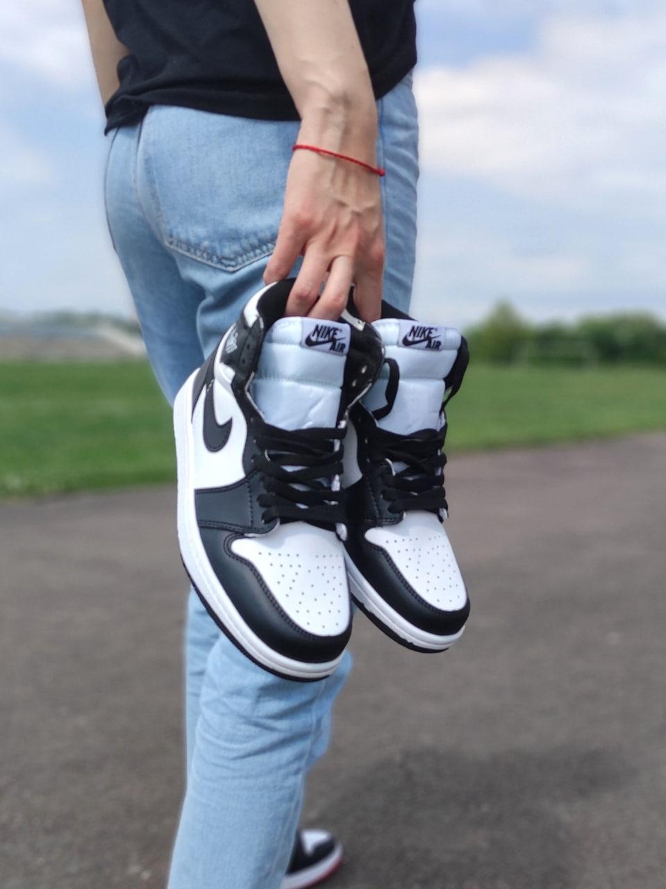 Женские кроссовки Nike Air Jordan 1 Retro High, кожа, черно-белый, Китай Найк Еір Джордан 1 Ретро Хай чорно-бі - фото 4 - id-p2179230186